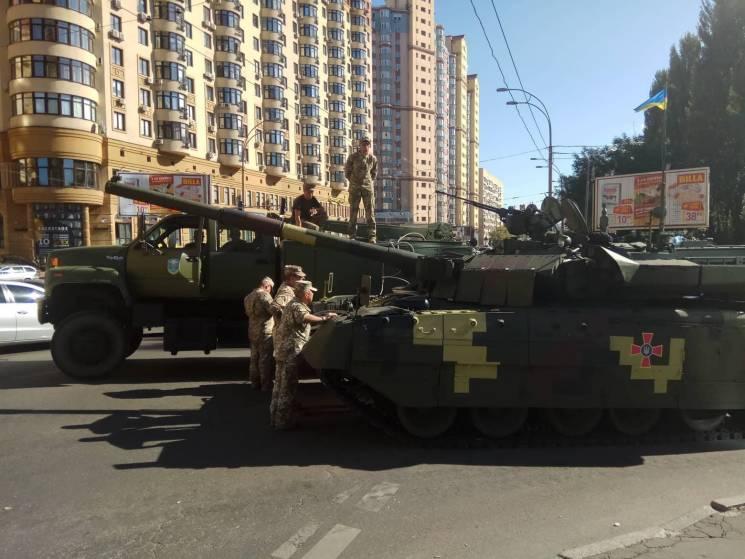 Танк просто заглох посеред дороги / "112 Україна" Танк просто заглох посеред дороги / "112 Україна"