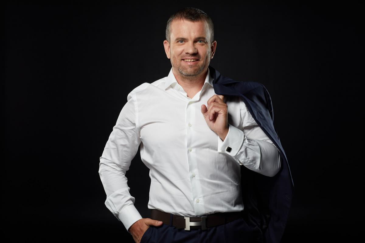 Володимир Тесля - президент WWFC, засновкик Всеукраїнського молодіжного руху “Гідність нації” Володимир Тесля - президент WWFC, засновкик Всеукраїнського молодіжного руху “Гідність нації”