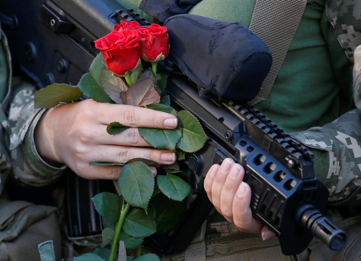 Эксперты рассказали, чем обернется воинский учет для женщин / фото REUTERS