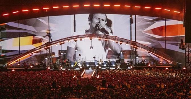Вакарчук призвал освободить Сенцова и посвятил ему песню / Фото Океан Ельзи Вакарчук призвал освободить Сенцова и посвятил ему песню / Фото Океан Ельзи