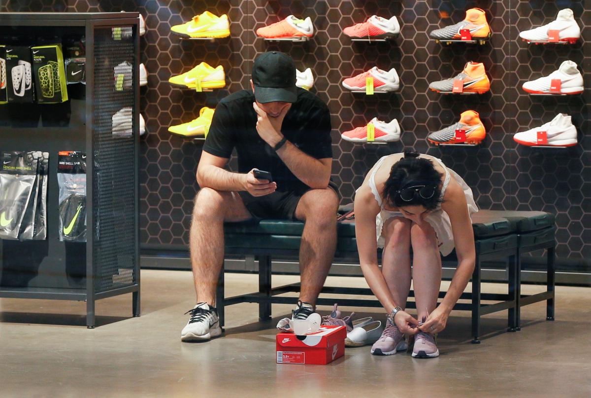 Взуття / фото REUTERS