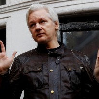 Ассанж покинул должность главреда WikiLeaks из-за отсутствия интернета