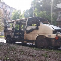 В Каменском взорвалось авто с известным волонтерской деятельностью в зоне ООС депутатом – СМИ (фото)