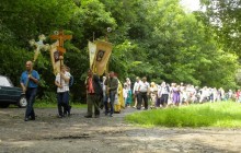 Православні Полтавщини пройшли хресним ходом до джерела, освяченого на честь великого князя Володимира