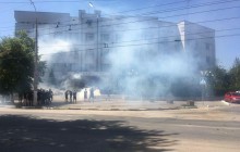 "Нацкорпус" з димовими шашками пікетує херсонську прокуратуру (фото, відео)