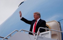 Трампа заподозрили в приглашении бизнес-партнеров на борт номер один