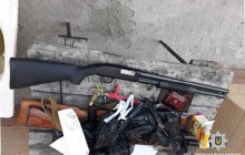 У Дніпрі двоє п'яних чоловіків влаштували хаотичну стрілянину, поранивши дівчину (фото, відео)
