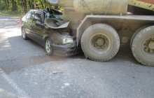 На Львівщині авто зіткнулося з бетоновозом: п’ятеро постраждалих (фото)