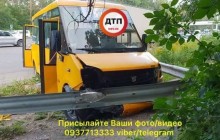 На Житомирской трассе под Киевом грузовик протаранил маршрутку (фото, видео)