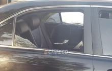 В Киеве обстреляли автомобиль и украли из него 2 миллиона (фото)