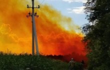 В небо поднялось ядовитое облако: под Днепром произошла утечка азотной кислоты (фото, видео)