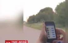 Водитель маршрутки Киев-Ривне шокировал украинцев: во время движения обеими руками листал ленту Facebook (видео)