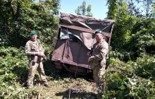 На Сумщине пограничники со стрельбой остановили прорывавшийся через границу с РФ автомобиль (фото, видео)