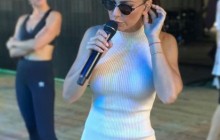 Фанатов Ани Лорак не заинтересовал анонс концерта в РФ, они комментируют измены ее мужа (фото)