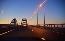 В сети высмеяли фото Крымского моста в "высокий" сезон