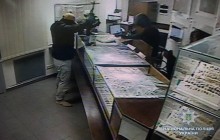 На киевскую "ювелирку" напали иностранцы: полиция рассказала о тщательной подготовке бандитов