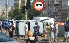 В полиции рассказали детали ДТП на Троещине, в результате которого пострадали пять человек (фото, видео)