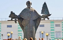 Священник-путешественник Федор Конюхов создал памятник Николаю Чудотворцу для четырех городов-портов