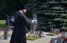 В годовщину гибели экипажа подводного крейсера в Курске почтили память подводников