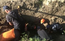 В Борисполе двух рабочих накрыло землей в котловане, один погиб (фото)
