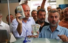 Долар по 40: експерти пояснили, чи варто українцям скуповувати валюту зараз