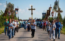 На Черниговщине сотни православных встретили Борзнянскую икону Богородицы (видео)