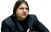 "Українські політики цікавляться, коли краще оголосити день й час призначення до влади. Але деякі проводять у дуже невдалий час. Інавгурація Порошенка була в найгірший час, який лише можна придумати"