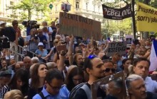 У Чехії церемонія пам'яті жертв радянського вторгнення перетворилася на протест проти прем'єра (відео)