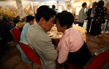 Родичі з Південної Кореї і КНДР зустрілися вперше з початку корейської війни (фоторепортаж)