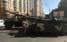 В центре Киева снова ДТП с военной техникой: посреди дороги заглох танк (фото, видео)