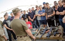 В Днепре для работников мэрии устроили учебные сборы по военной подготовке