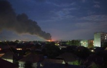 В Мукачево произошел масштабный пожар на складах "Новой почты" (фото, видео)