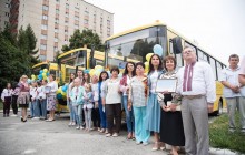 Навчальні заклади Тернопільщини отримали 6 нових автобусів (фото)