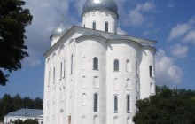 В Новгороде из обломков росписи древнего храма реставраторы собрали десятки ликов святых