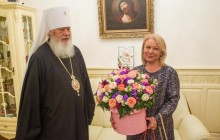 Митрополит Агафангел нагородив відзнакою Генерального консула Греції в Одесі