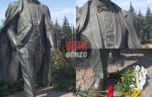 В окупованому Донецьку несуть квіти до пам'ятника Кобзону (фото)