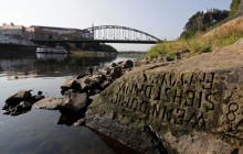 Засуха в Чехии открыла "камень голода", который предвещает беду (видео)