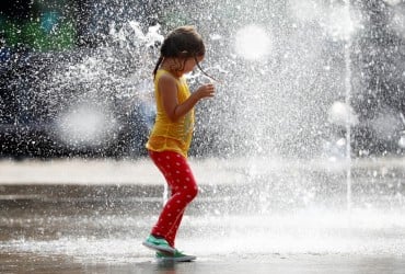 Дістанеться й Україні: Європа готується до аномально теплого вересня