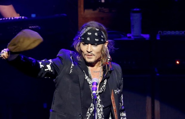 Джонни Депп подал ответный иск против Эмбер Херд, заявив, что она избила его