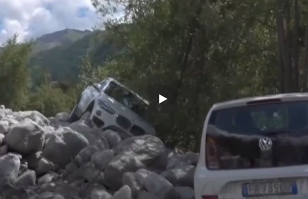 В Италии камнепад убил двух человек (видео)