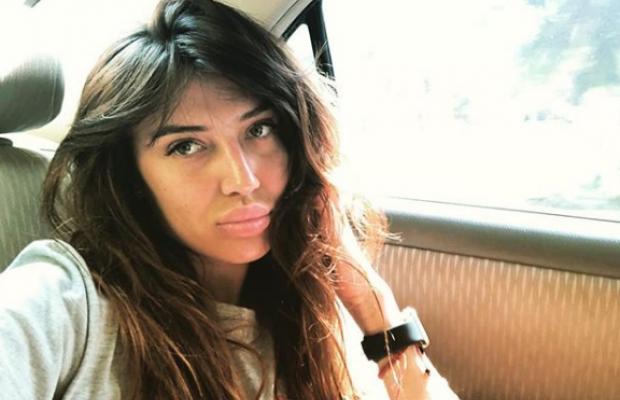 Любовница мужа Ани Лорак похвасталась кольцом и огромным букетом роз (фото)