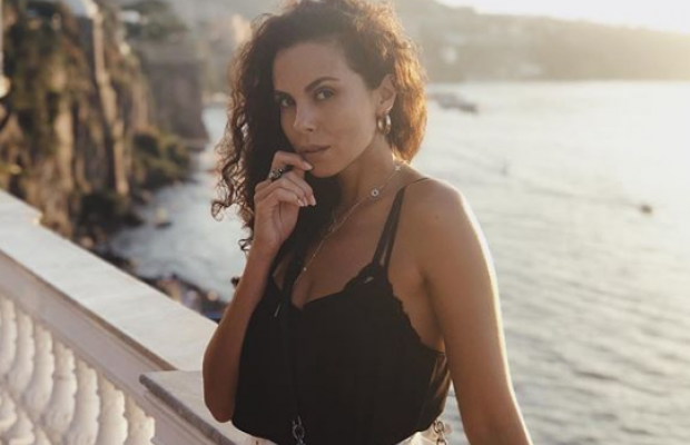 "Здається, що ноги-коротиші": Настя Каменських показала нове фото з Потапом