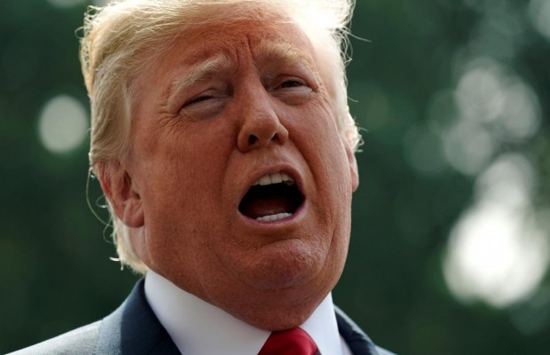 Мировые звезды отказались выступать на фестивале в США из-за экс-советника Трампа