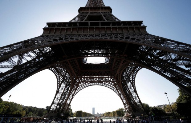 У Парижі відбувся традиційний забіг на Ейфелеву вежу (фото, відео)