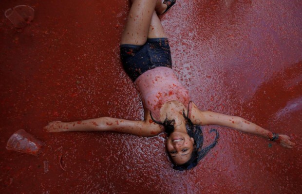 В Іспанії пройшло традиційне томатне побоїще (фоторепортаж, відео)