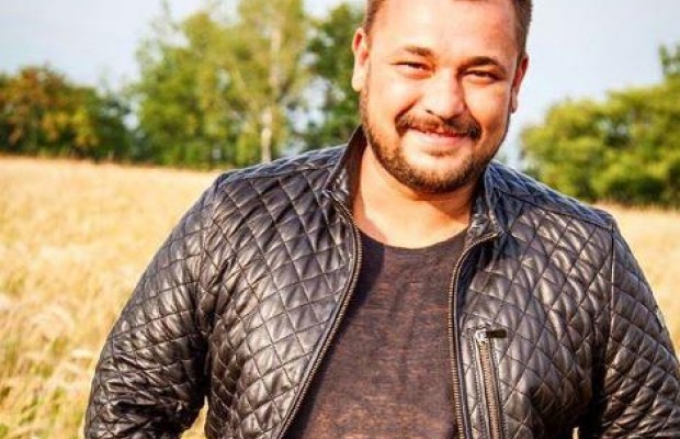 Популярный в 90-х певец перенес операцию