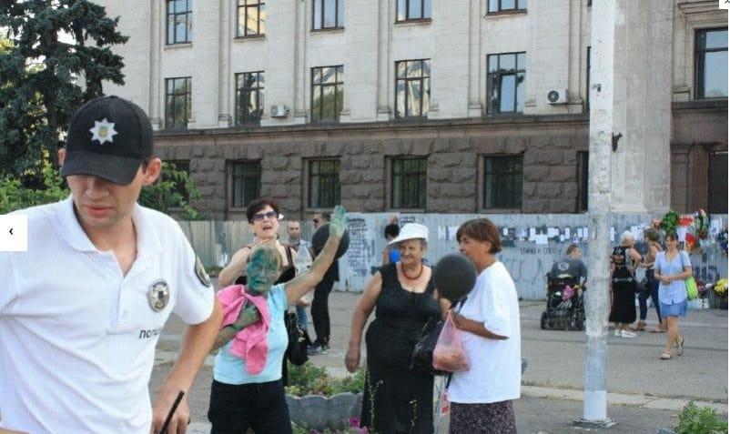 Кочановську облили зеленкою / фото facebook.com/psodesa Кочановську облили зеленкою / фото facebook.com/psodesa
