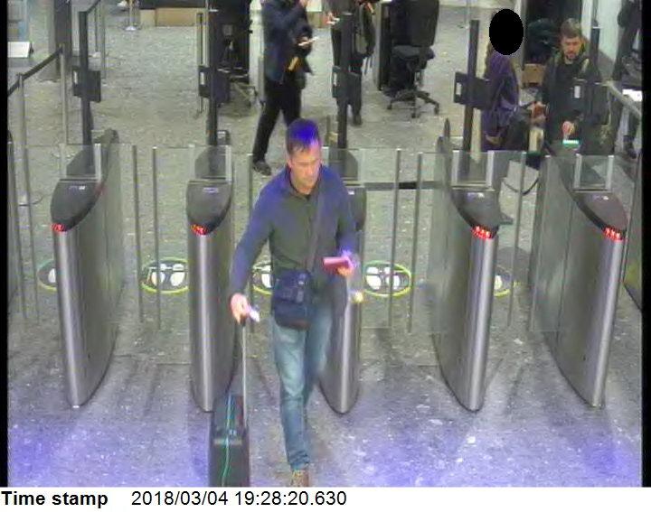 Петров и Боширов в аэропорту Хитроу / REUTERS