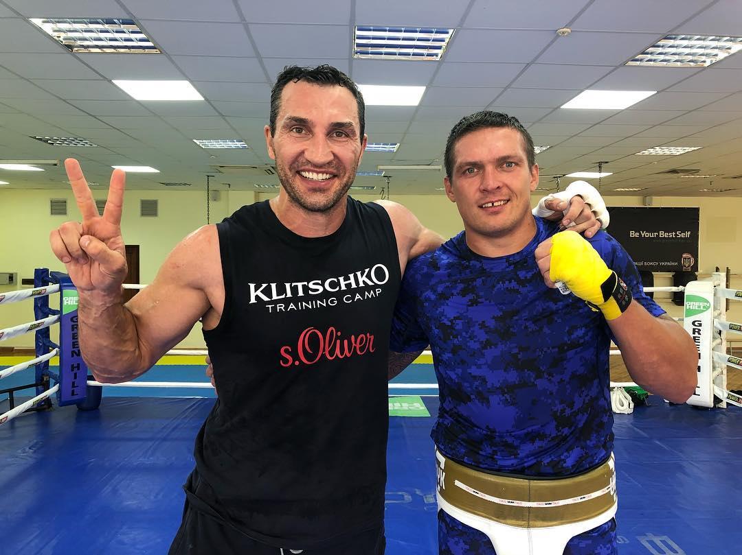 Олександр Усик провів спаринг з Володимиром Кличком / Instagram Олександра Усика Олександр Усик провів спаринг з Володимиром Кличком / Instagram Олександра Усика