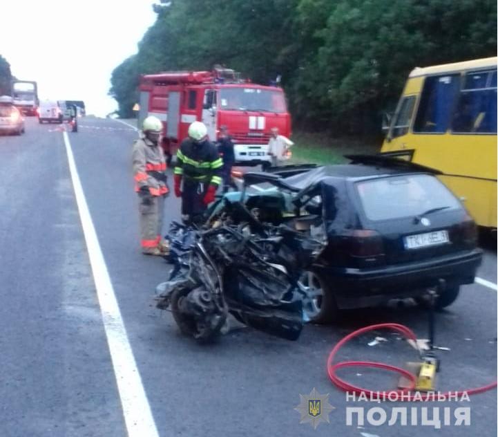 На Тернопільщині внаслідок ДТП загинуло двоє осіб (Фото) На Тернопільщині внаслідок ДТП загинуло двоє осіб (Фото)